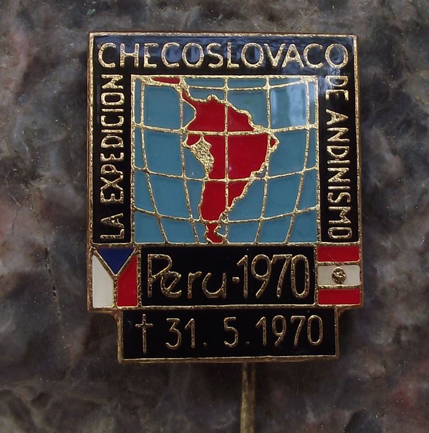1970 Czechoslovakia Andes Peru Mountain Expedition Peaks Remembrance Pin Badge - Badgecrazy