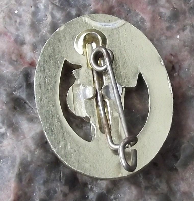 Thalmann Pioneer DDR Pentathlon Funfkampf Athletics Competition Award Pin Badge - Badgecrazy