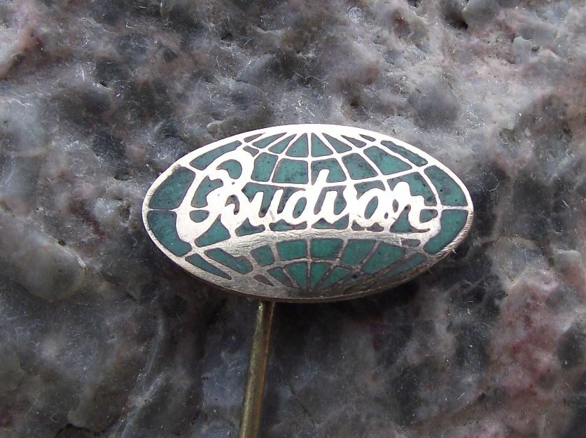 Budvar Original Czech Budweiser Brewery Pivovar Lager Beer Pin Badge Green - Badgecrazy
