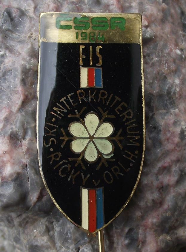 1984 FIS Skiing Qualification Competition Czechoslovakia Ricky Ski Pin Badge - Badgecrazy