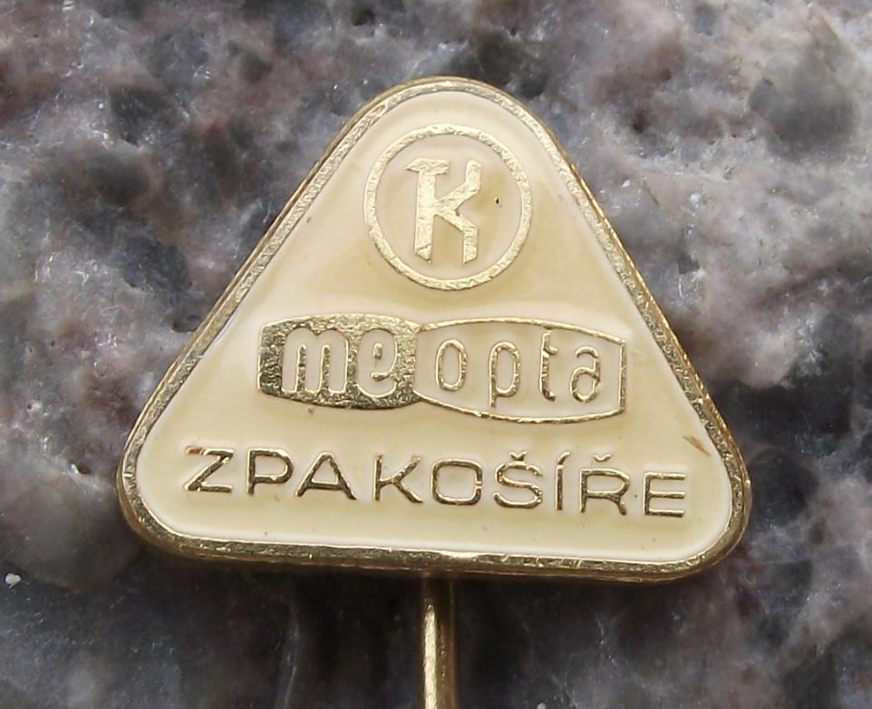 Meopta Camera Viewmaster Firm Zpakosire Factory Advertising Triangle Pin Badge - Badgecrazy