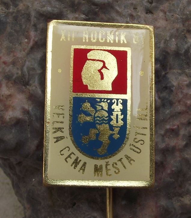 1981 Czechoslovakia Boxing Title Fight Usti nad Labem Glove Lion Pin Badge - Badgecrazy