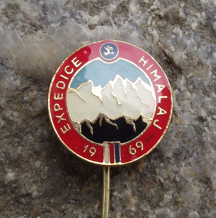 1969 Czechoslovakia Himalaya Mountain Climbing Expedition Peaks Pin Badge - Badgecrazy