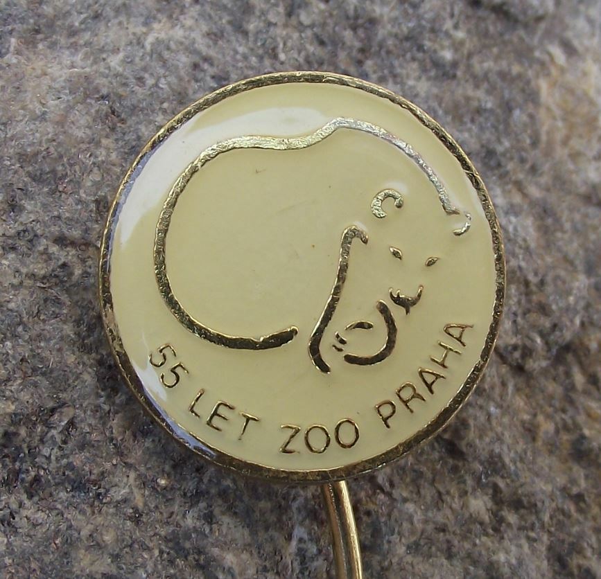 1986 Prague Zoo 55th Anniversary Polar Bear Visitor Souvenier Pin Badge - Badgecrazy