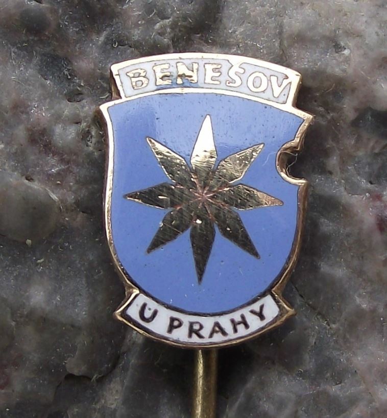 Antique Benesov u Prahy Czech Coat of Arms Heraldic Crest Souvenier Pin Badge - Badgecrazy