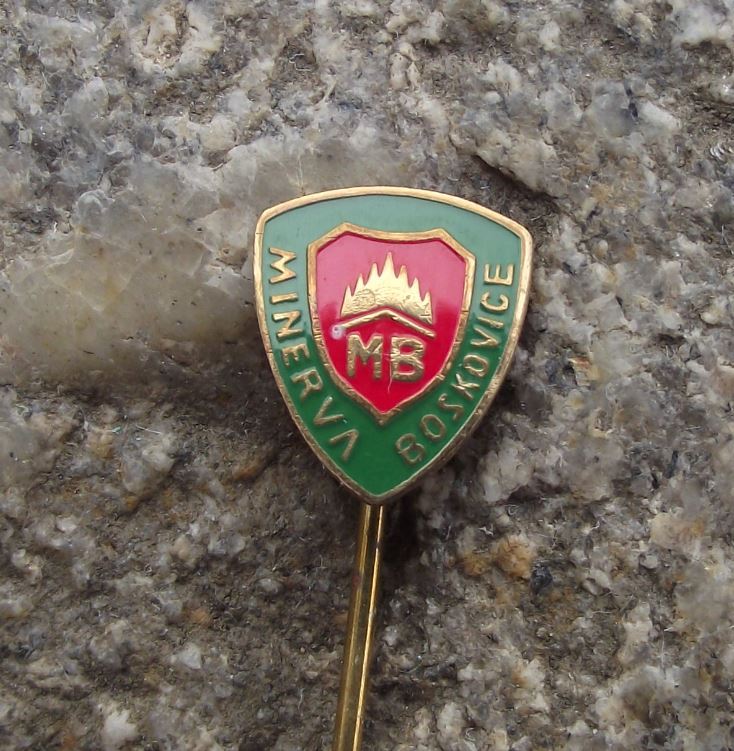 Antique Minerva Boskovice Sewing Machines of Czechoslovakia Shield Pin Badge - Badgecrazy