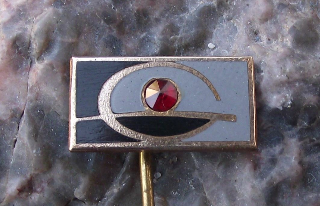 Antique Bohemian Garnet Czech Gemstone Jewellery Company Advertising Pin Badge - Badgecrazy