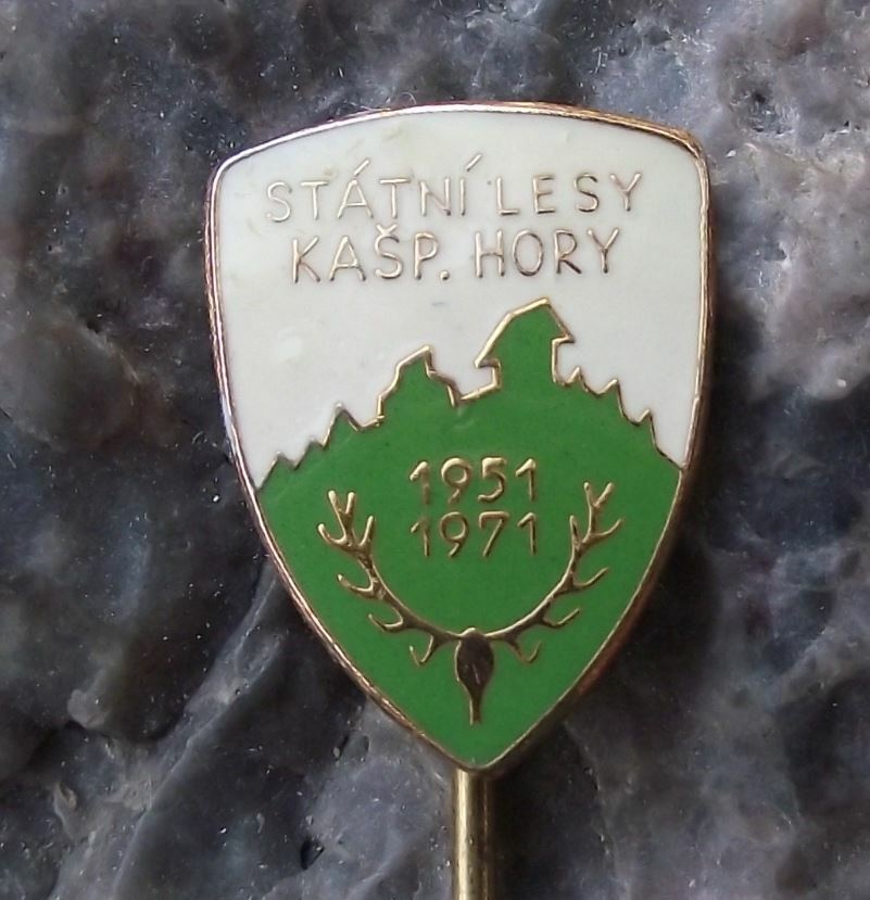 1971 Czechoslovakia State Forestry Commision Kasperske Hory Forest Pin Badge - Badgecrazy