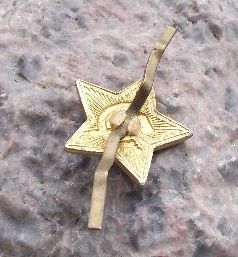 Vintage Soviet Hammer & Sickle Communist Star Russian Military Uniform Badge - Badgecrazy