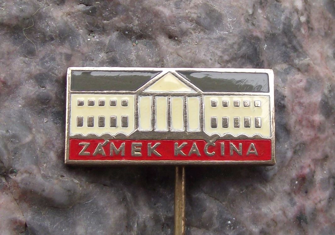 Antique Zamek Kacina Palace Chateau Bohemia Czech Tourist Souvenier Pin Badge - Badgecrazy