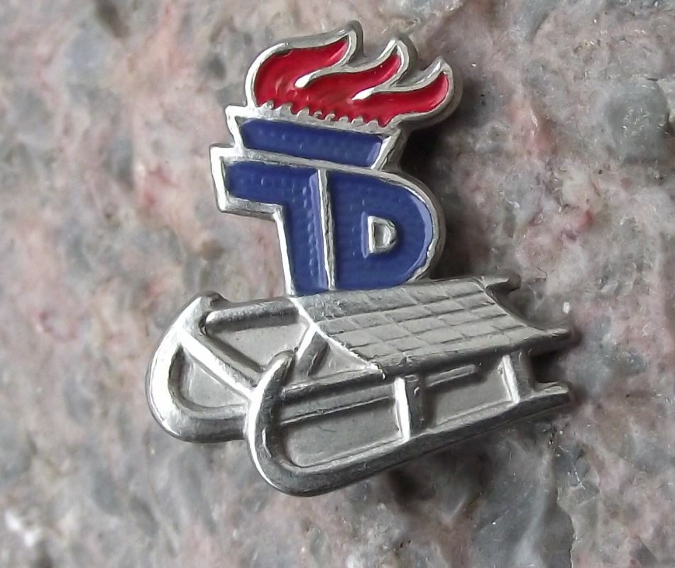 Antique Thalmann Pioneer Organisation Youth Group Toboggan DDR Sledge Pin Badge - Badgecrazy