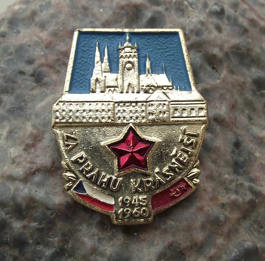 1960 Beautiful Prague 15th World War 2 Anniversary St Vitus Cathedral Pin Badge - Badgecrazy