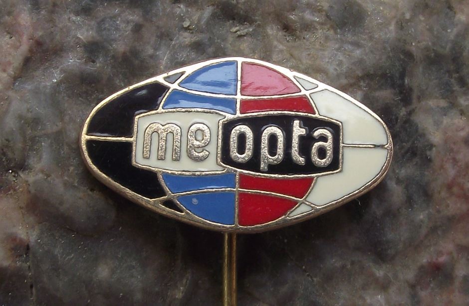 Oval Meopta Camera & View Master Company of Czechoslovakia Stereo Logo Pin Badge - Badgecrazy