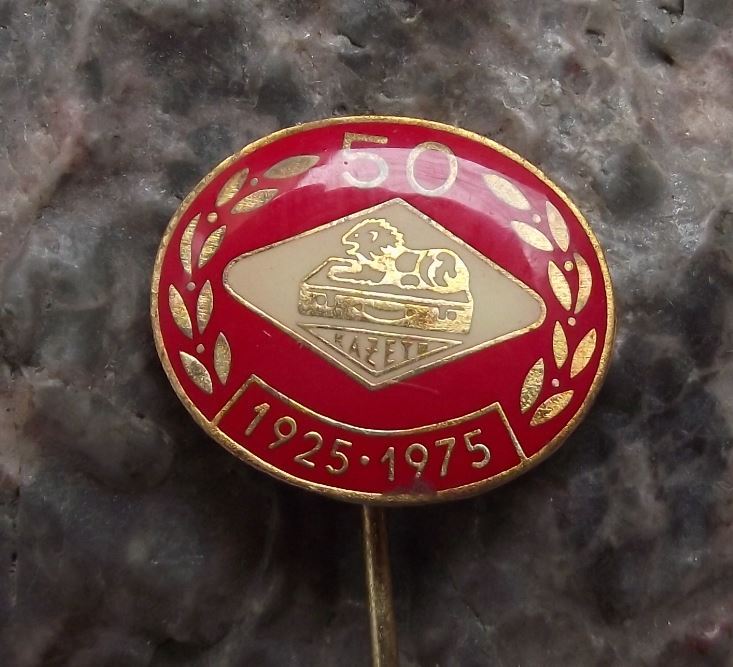 1975 Kazeto Czech Lion Suitcase Cardboard Case Travel Products Company Pin Badge - Badgecrazy