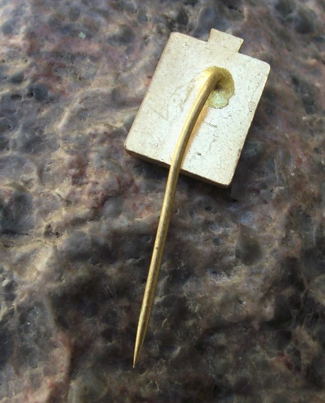 Pivovar Kosice 1857 Czechoslovakia Beer Lager Brewery Castle Crest Pin Badge - Badgecrazy