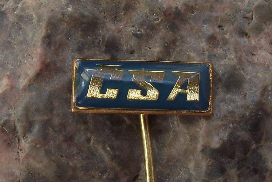 CSA Czech Airlines Czechoslovakia Official Logo Airliner Aircraft Firm Pin Badge - Badgecrazy