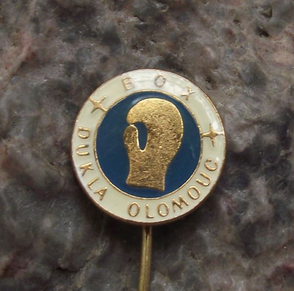 Czechoslovakia Army Boxing Club Dukla Olomouc Boxers Glove Membership Pin Badge - Badgecrazy