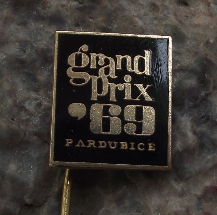 1969 Velka Parbubice Steeple Chase Grand Prix Horse Race Grand Prize Pin Badge - Badgecrazy