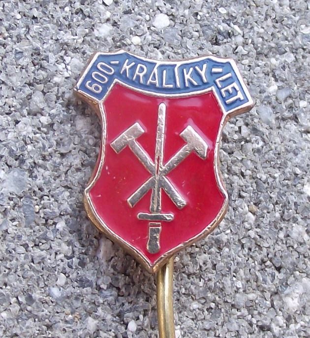 1967 Kraliky Grulich Coat of Arms 600th Anniversary Heraldic Crest Pin Badge - Badgecrazy