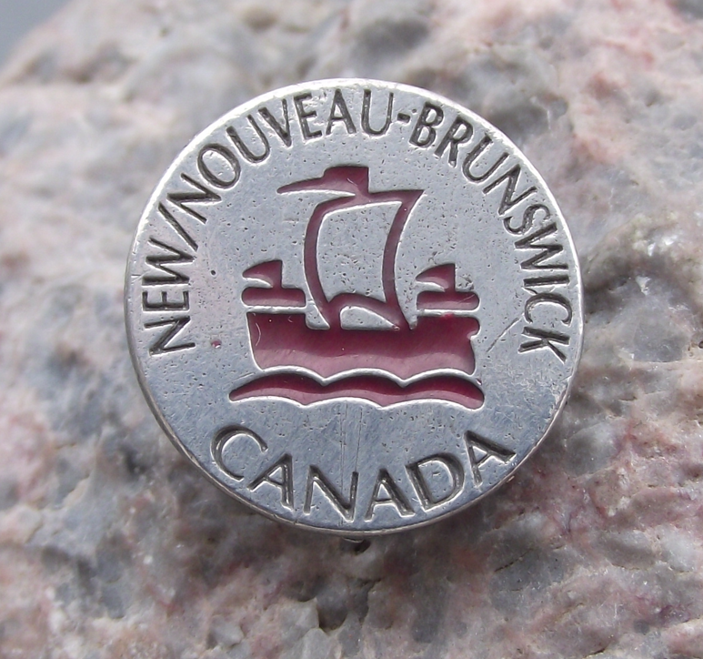 New Nouveau Brunswick Sailing Boat Ship Canada Canadian Souvenir Pin Badge - Badgecrazy