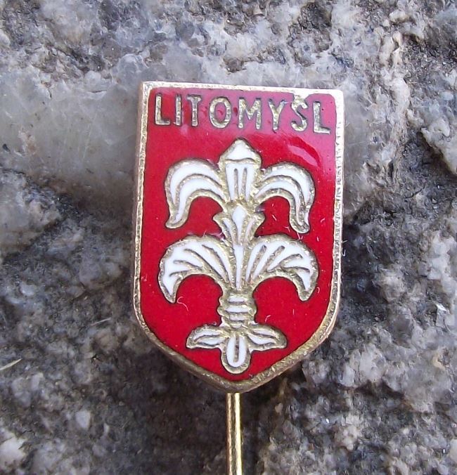 Litomysl Leitomischl Town Coat of Arms Fleur de Lis Heraldic Crest Pin Badge - Badgecrazy