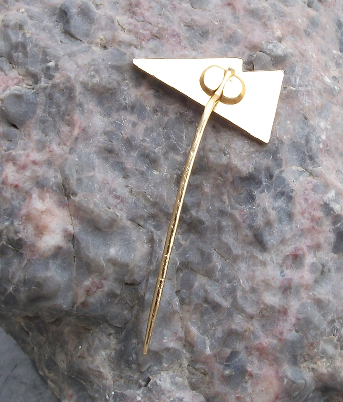 Vintage Czech Coal Mining - Be a Miner ! - Slogan Crossed Hammers Pin Badge - Badgecrazy