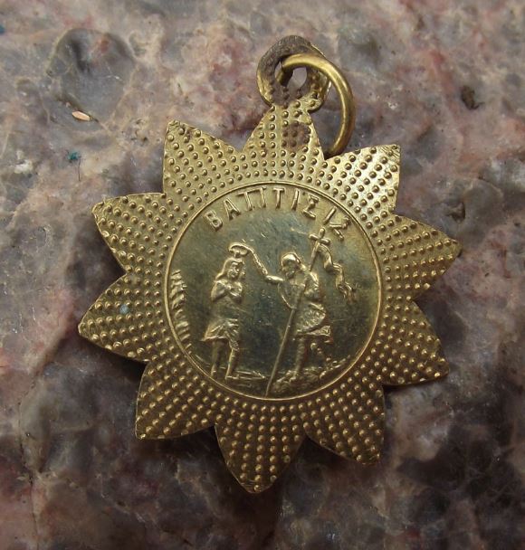Antique Baby Jesus Christ Bethlehem Nativity Scene Christian Bracelet Charm - Badgecrazy