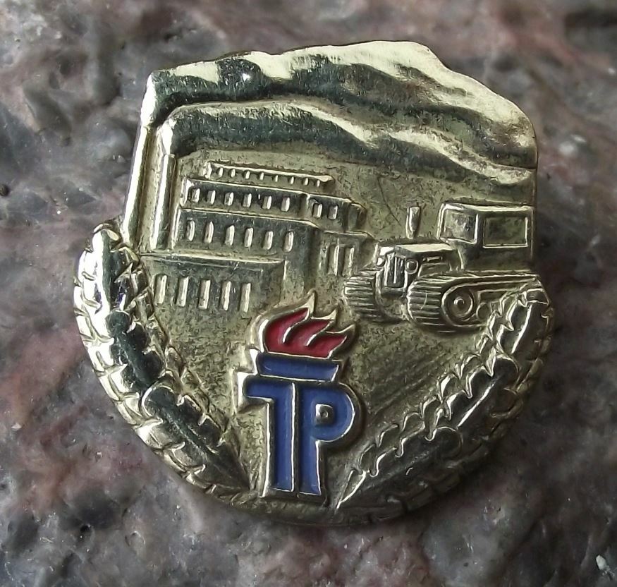 Thalmann Pioneer Youth Organisation Smoking Factory Chimney & Tractor Pin Badge - Badgecrazy