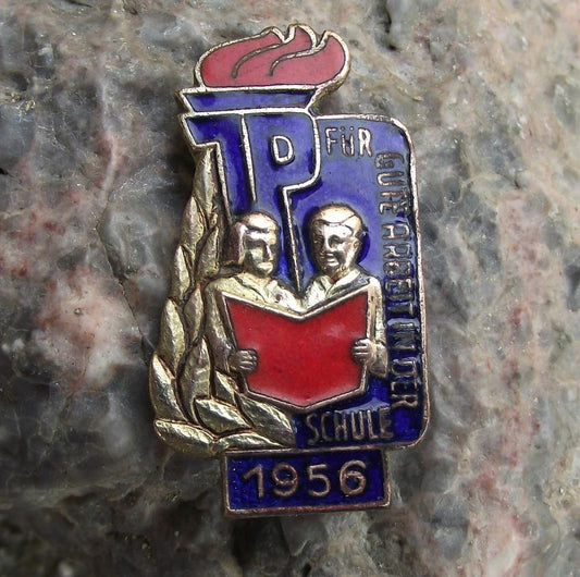 1956 Thalmann Pioneer Gute Arbeit in der Schule Good School Work Award Pin Badge - Badgecrazy