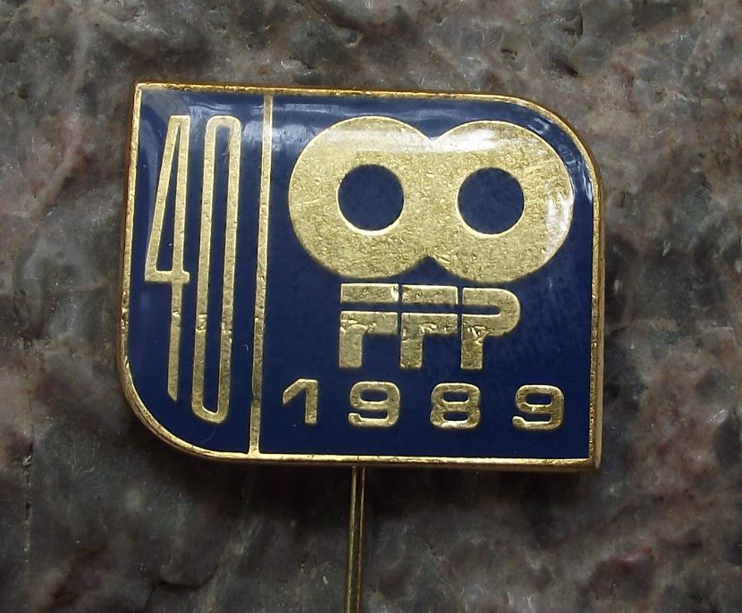 1989 FFP Czech Filmovy Exhibition 40th Communist Workers Film Festival Pin Badge - Badgecrazy