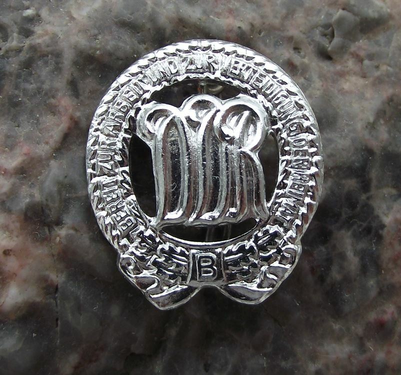 Antique DTSB East German DDR GDR Central Sports Performance Class B Pin Badge - Badgecrazy