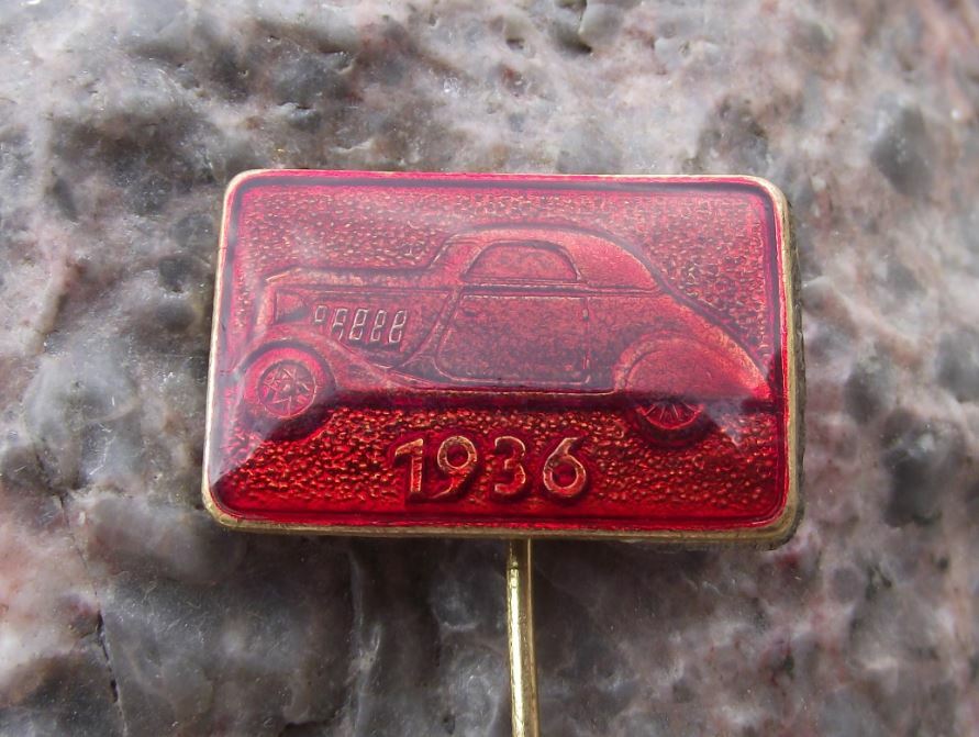 Trucks Vans Buses Through the Ages History Vintage Car Pin Badge - Badgecrazy