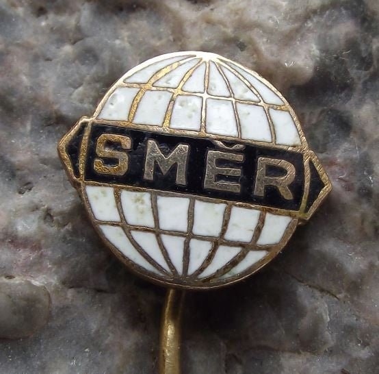 Antique Smer Plastic Military Scale Models & Toy Maker Advertising Pin Badge - Badgecrazy