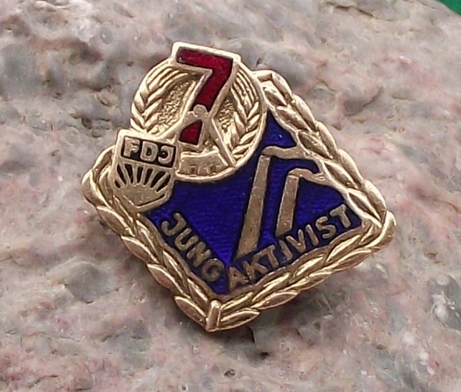 Vintage FDJ NAW Freie Deutsche Jugend East Germany Young Activist Pin Badge - Badgecrazy