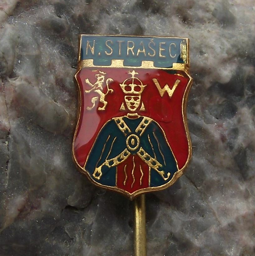 Antique Nove Straseci Bohemia Czech Coat of Arms Heraldic Crest Pin Badge - Badgecrazy