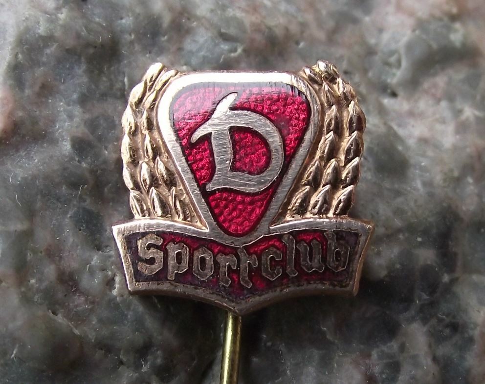 Antique Berlin FC Dynamo Sportclub D Football Soccer Fussball Shield Pin Badge - Badgecrazy