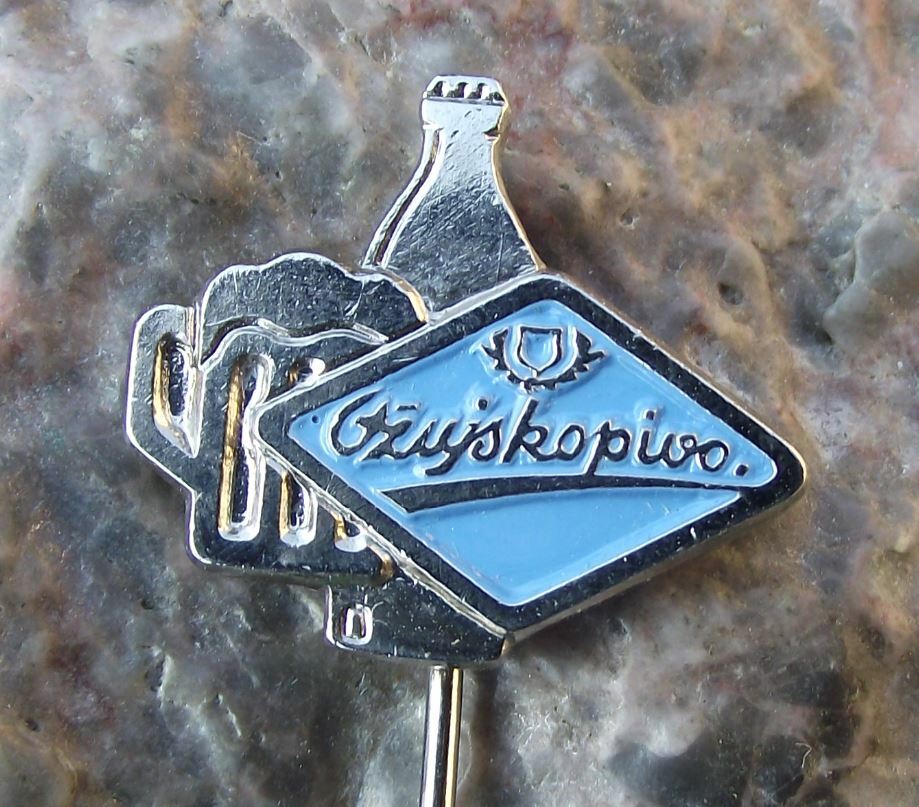 Antique Ozujsko Pivo Croatia Lager Beer Brewery Zuja Advertising Pin Badge - Badgecrazy