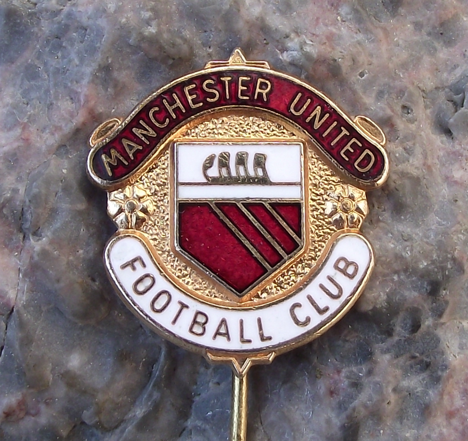Vintage Manchester United MUFC Football Club English Ship Logo Motif Pin Badge - Badgecrazy
