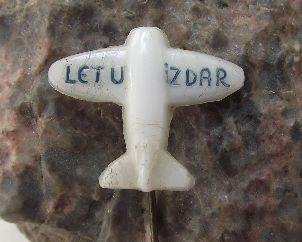 Antique 1930's Aviation Aircraft Chocks Away Tally Ho Slogan Pilots Pin Badge - Badgecrazy