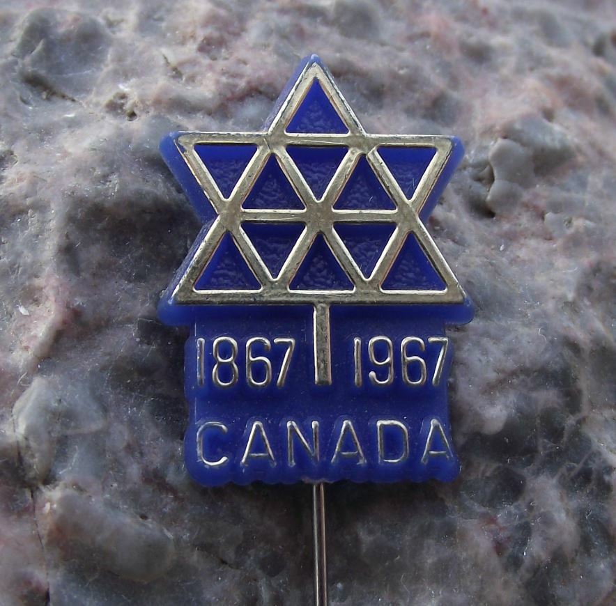 1967 Canada Maple Leaf National Canadian Emblem Centenary Celebration Pin Badge - Badgecrazy