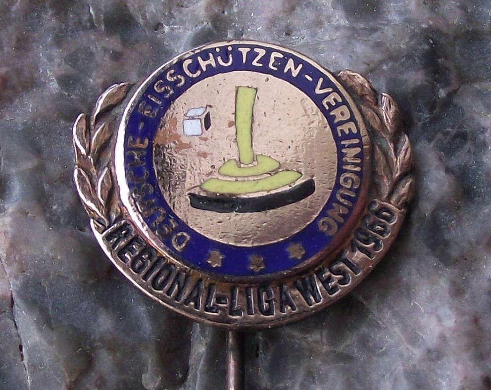 1966 German Ice Curling Association Germany Regional League West Pin Badge - Badgecrazy
