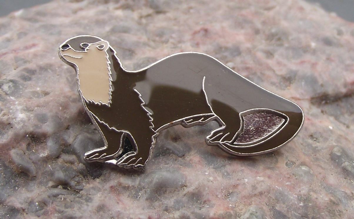 Cuddly American Otter Aquatic Furry Cute Water Mammal Protection Pin Badge - Badgecrazy