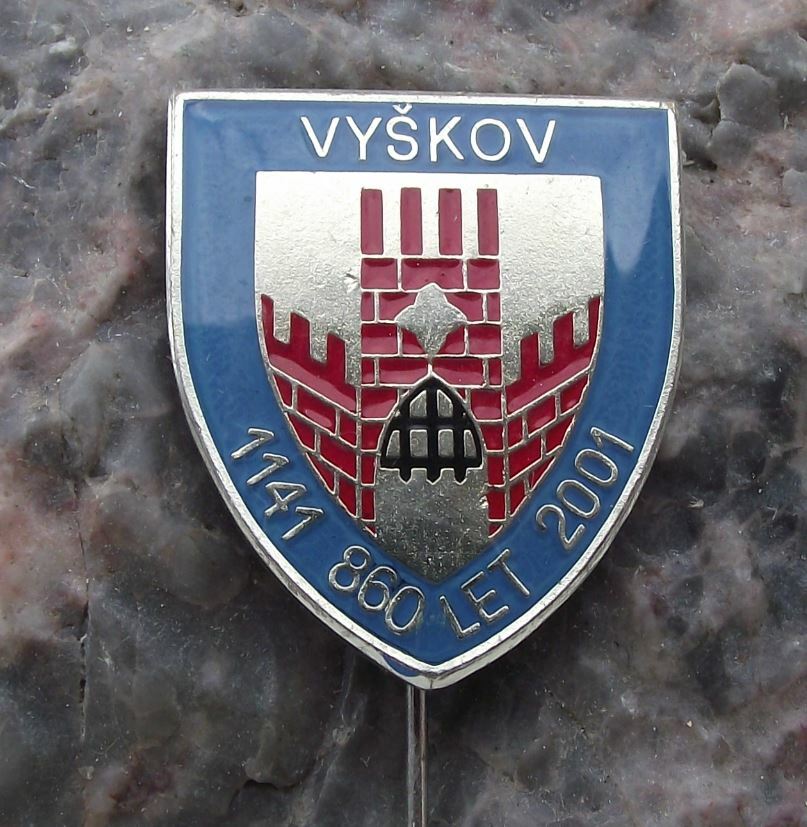 2001 Vyskov 860th Anniversary Czech Heraldic Crest Official Coat Arms Pin Badge - Badgecrazy