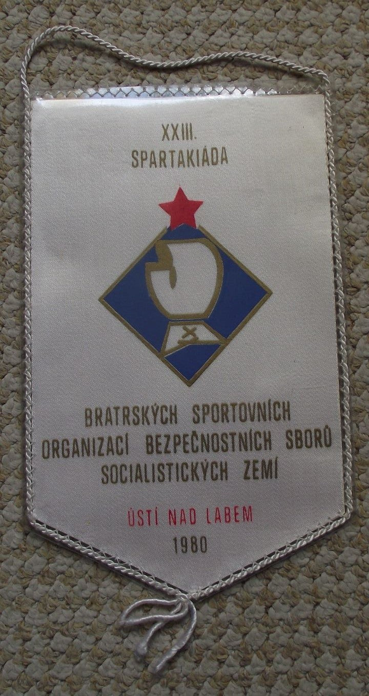 1980 Socialist Countries International Boxing Tournament Red Star Pennant Flag - Badgecrazy
