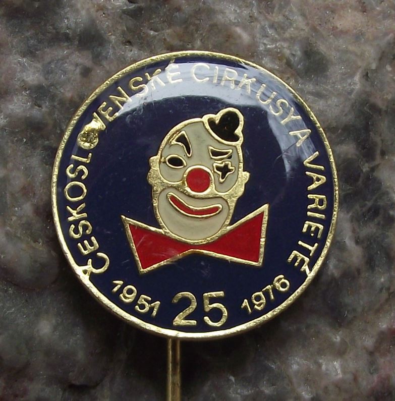 1976 Czechoslovakia State Circus & Variety Clown Face 25th Anniversary Pin Badge - Badgecrazy