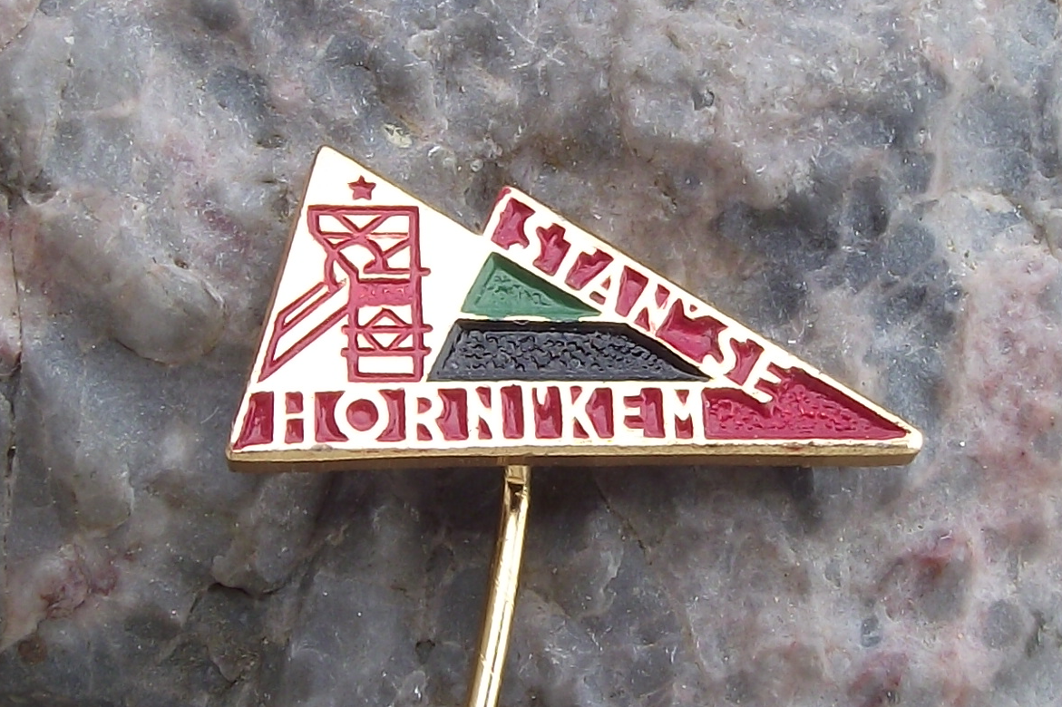 Vintage Czech Coal Mining - Be a Miner ! - Slogan Crossed Hammers Pin Badge - Badgecrazy