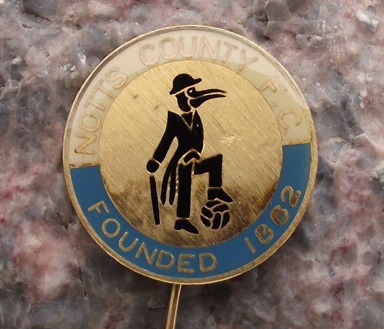 Vintage Notts County FC Football Club NCFC Magpie Bird Soccer Logo Pin Badge - Badgecrazy