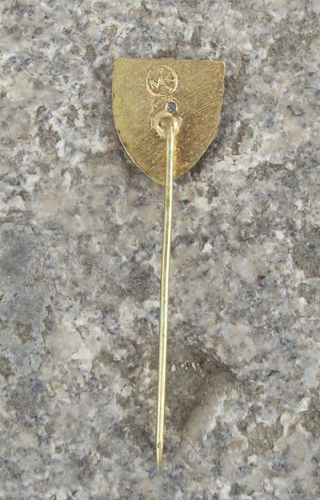 Postoloprty Postelberg Snake over Castle Ramparts Wall Czech Souvenier Pin Badge - Badgecrazy