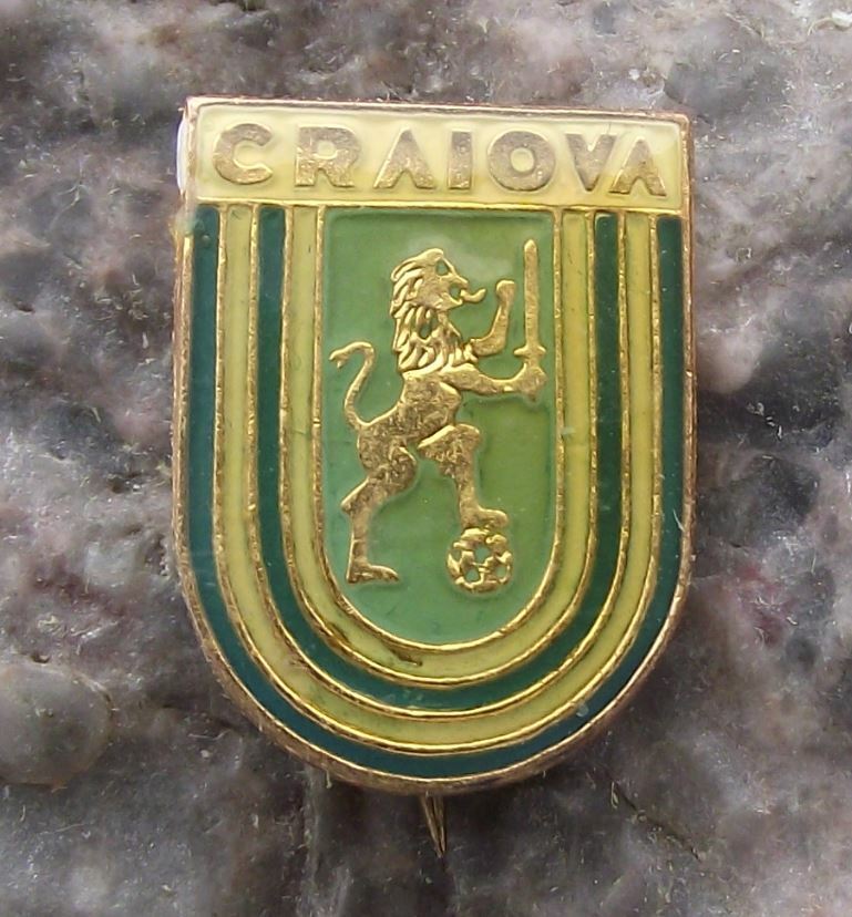 Fotbal Club Universitatea Craiova Romania Soccer Football Lion Crest Pin Badge - Badgecrazy