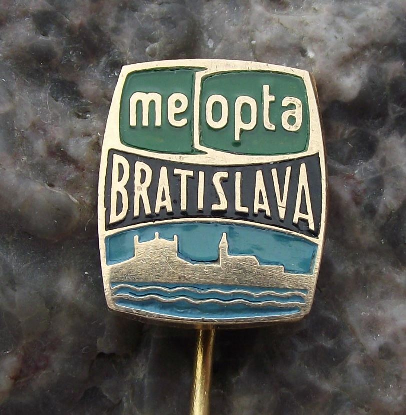 Vintage Meopta Bratislava Castle Skyline Camera Lens Viewmaster Firm Pin Badge - Badgecrazy